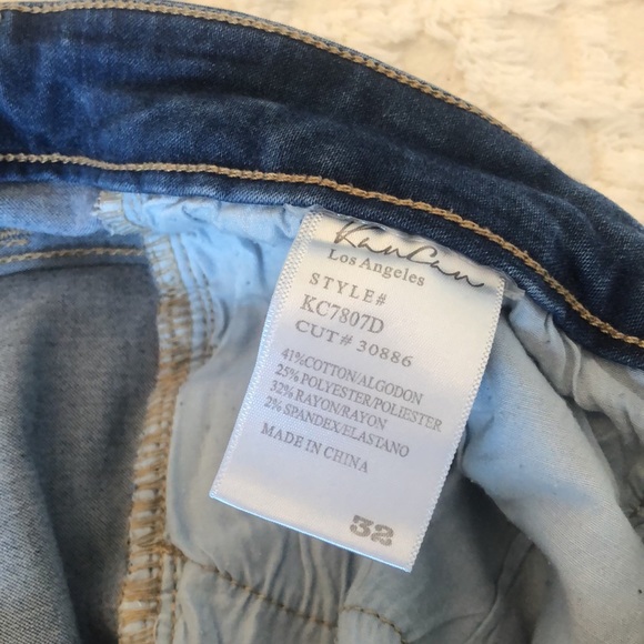 Kancan Jeans size 32. Gently used. 32”length. - Picture 4 of 4